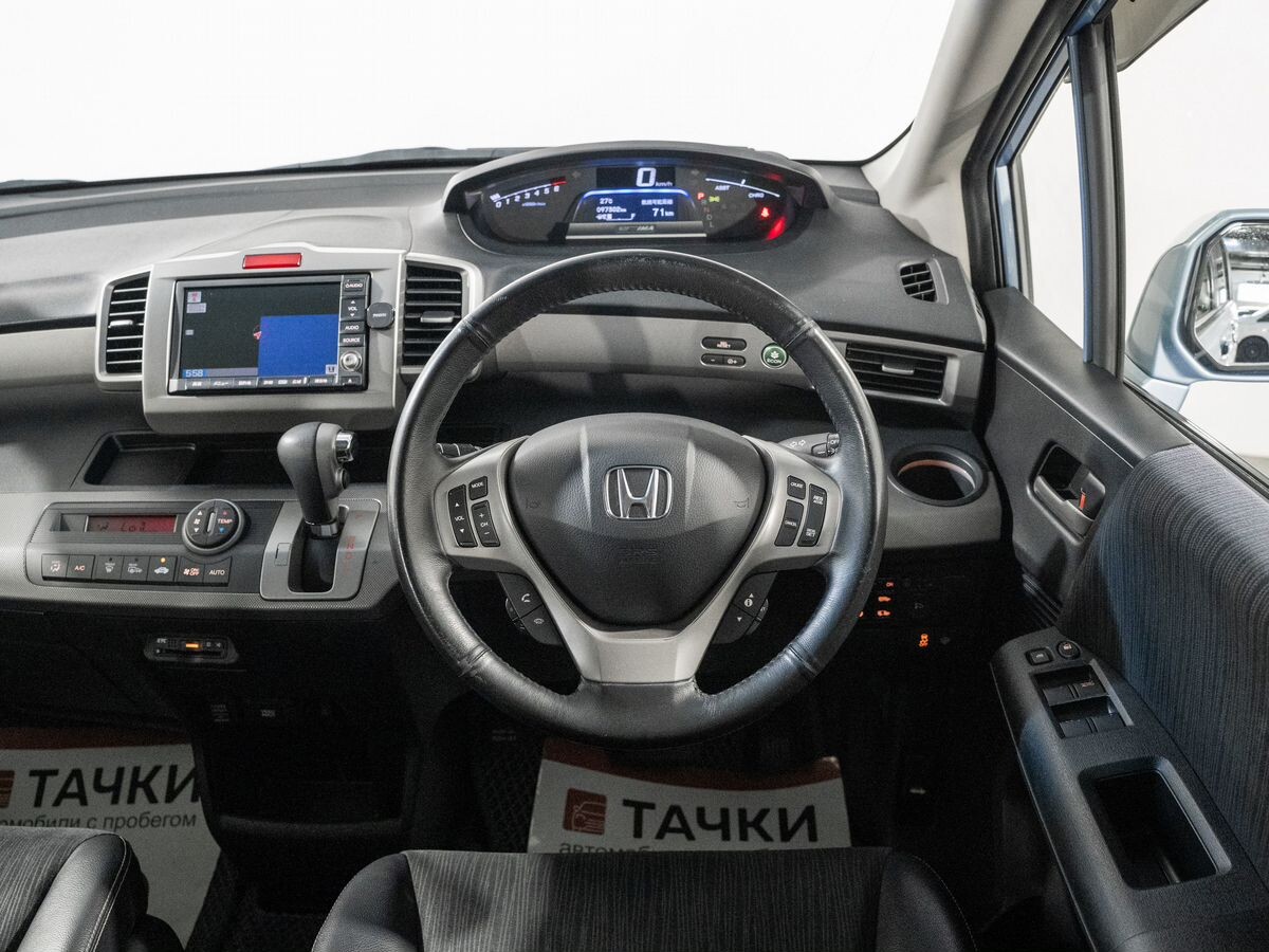 Honda Freed 2012 - фото автомобиля