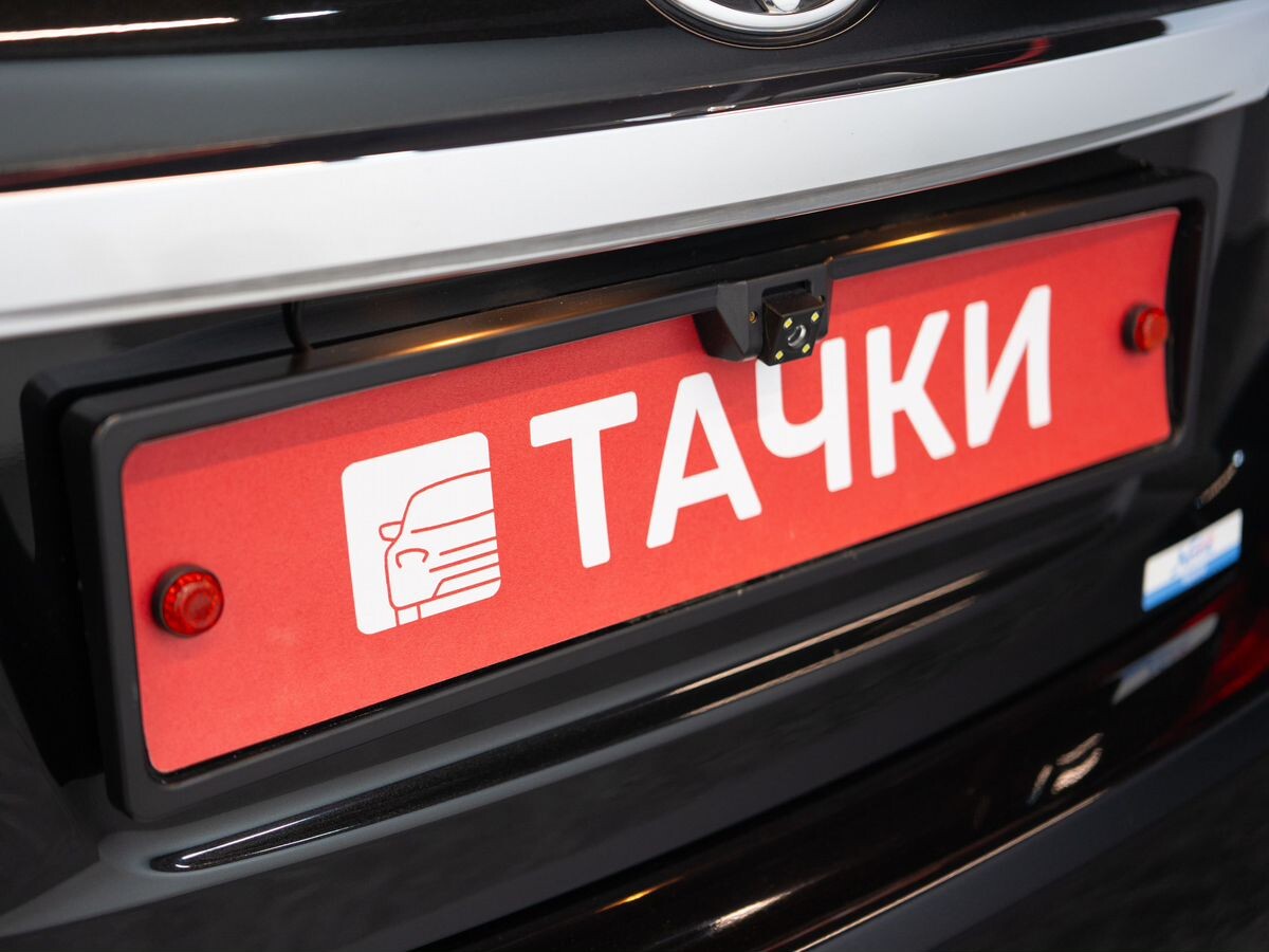 Toyota Vitz 2012 - фото автомобиля