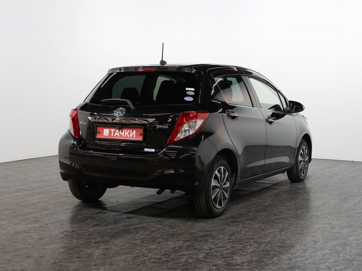 Toyota Vitz 2012 - фото автомобиля