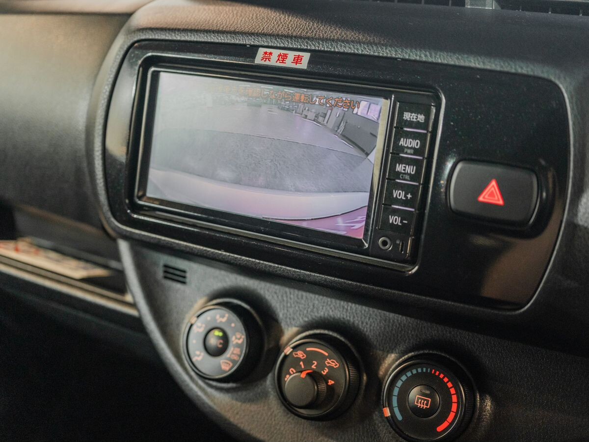 Toyota Vitz 2018 - фото автомобиля