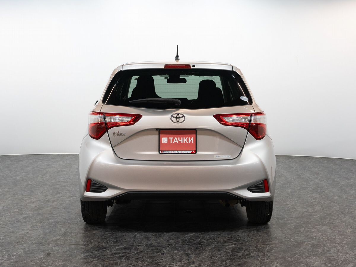 Toyota Vitz 2018 - фото автомобиля