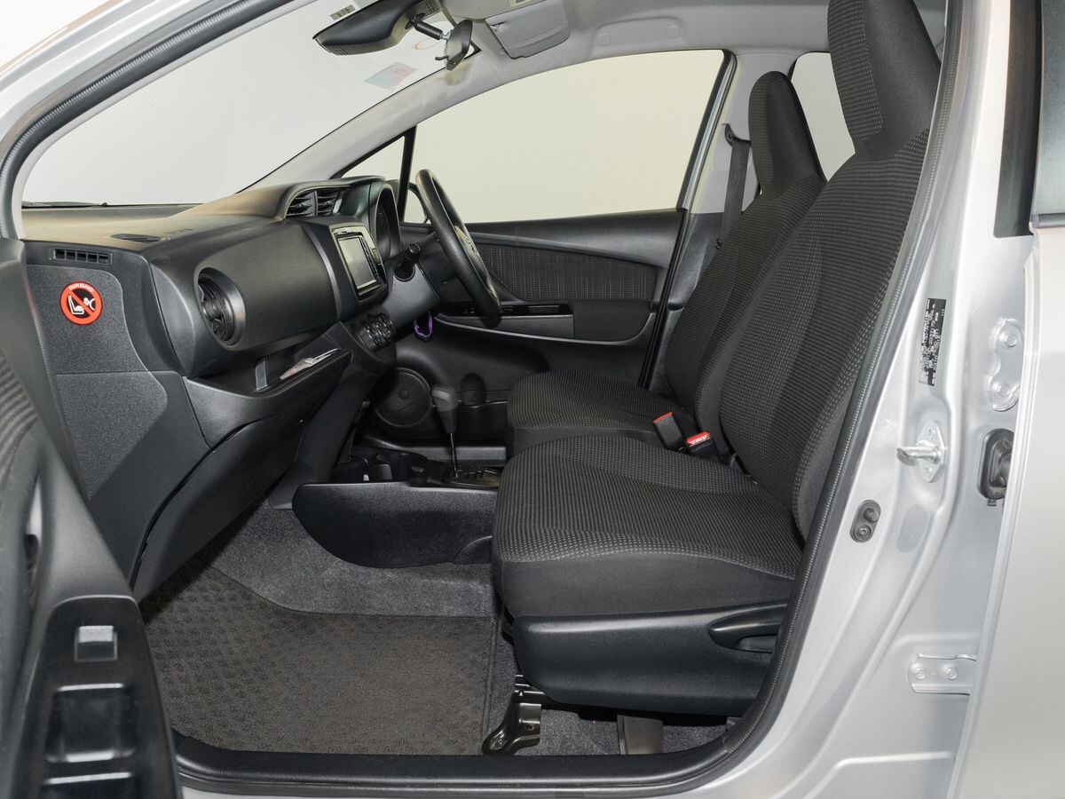 Toyota Vitz 2018 - фото автомобиля