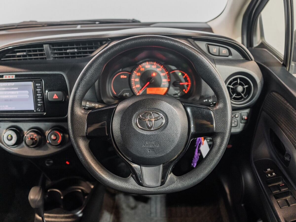 Toyota Vitz 2018 - фото автомобиля
