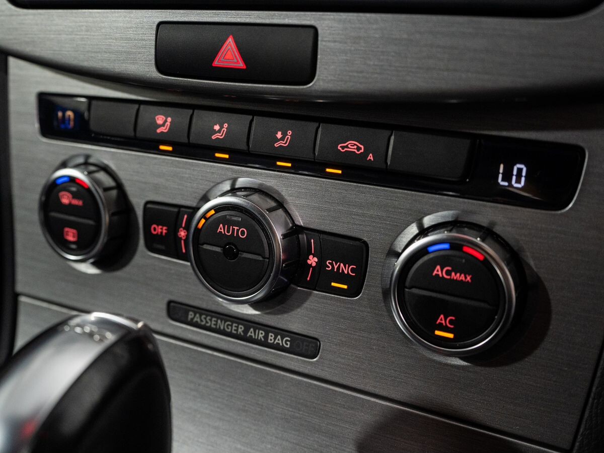 Volkswagen Passat 2012 - фото автомобиля