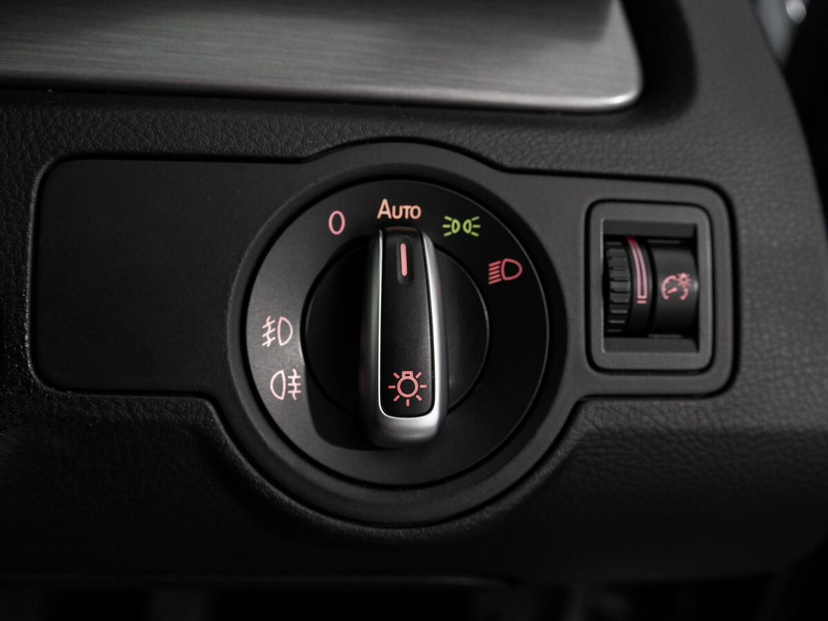 Volkswagen Passat 2012 - фото автомобиля