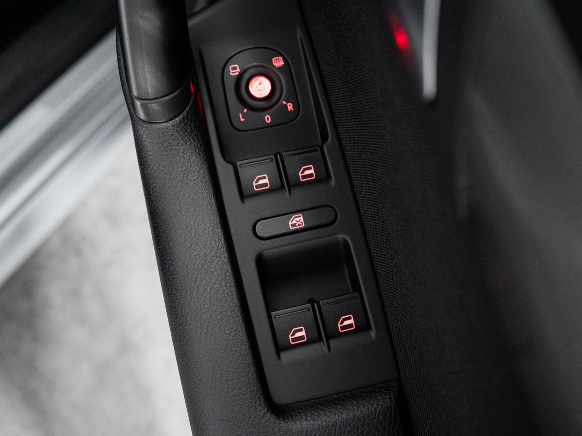 Volkswagen Passat 2012 - фото автомобиля