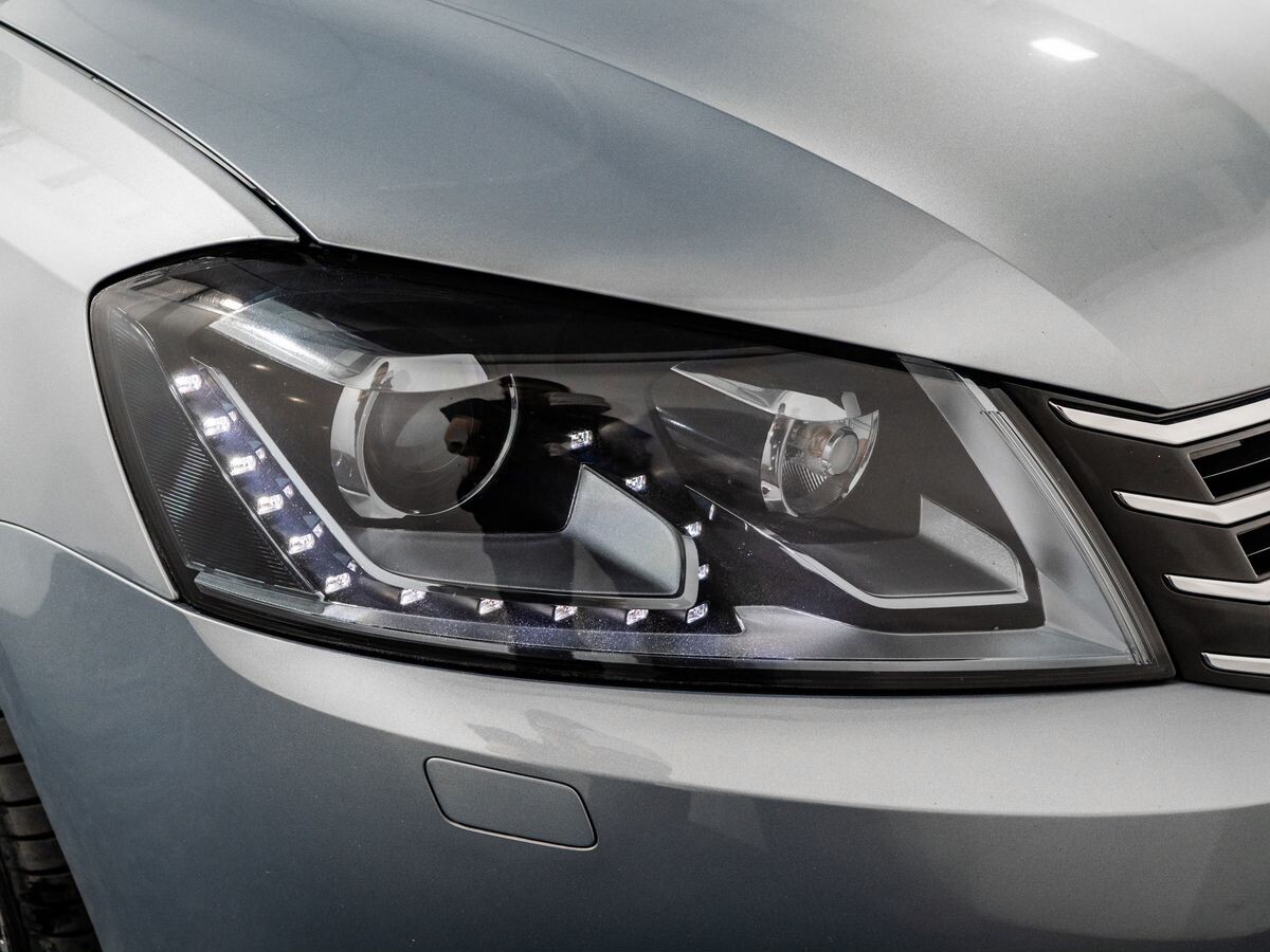Volkswagen Passat 2012 - фото автомобиля