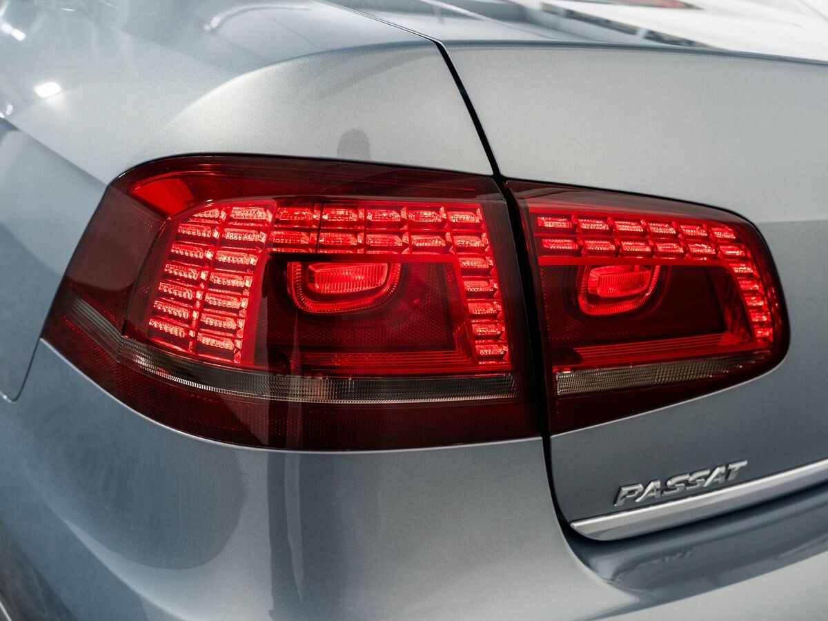 Volkswagen Passat 2012 - фото автомобиля