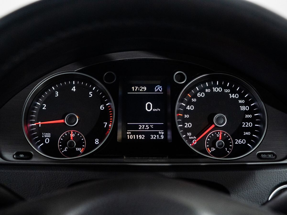 Volkswagen Passat 2012 - фото автомобиля