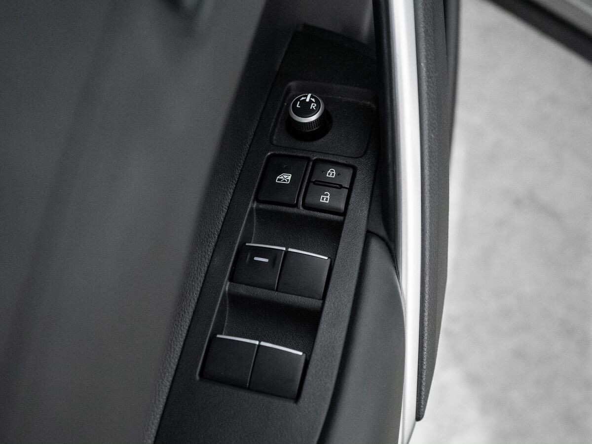 Toyota Frontlander 2023 - фото автомобиля