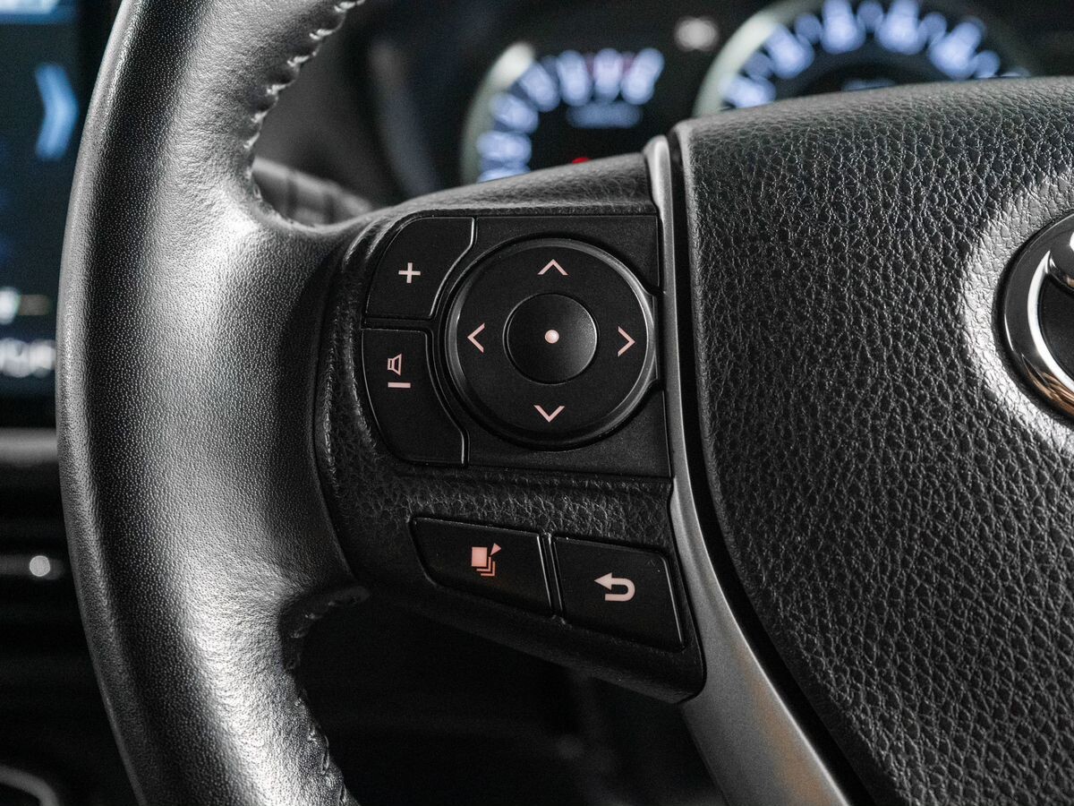 Toyota Voxy 2014 - фото автомобиля