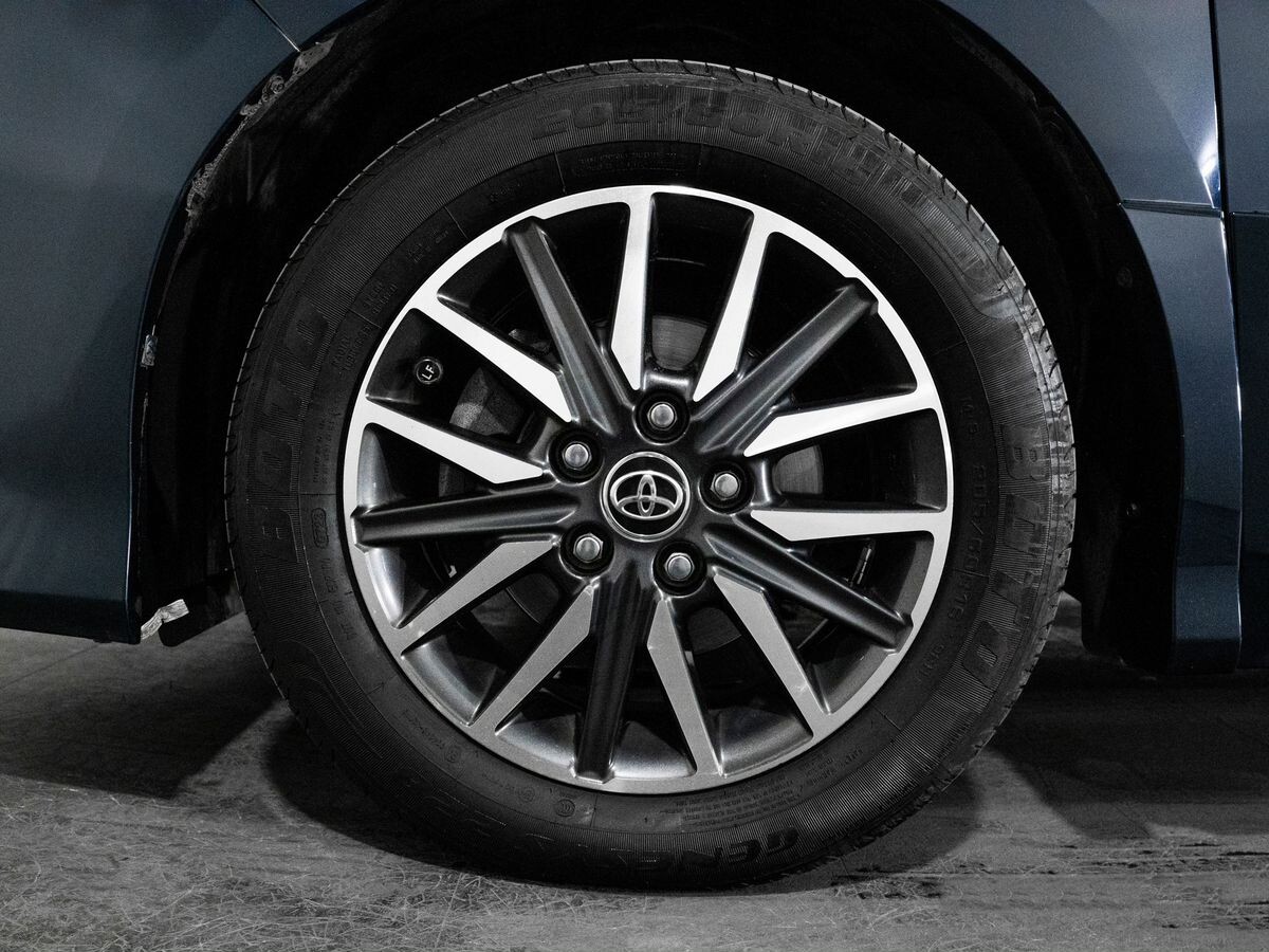 Toyota Voxy 2014 - фото автомобиля