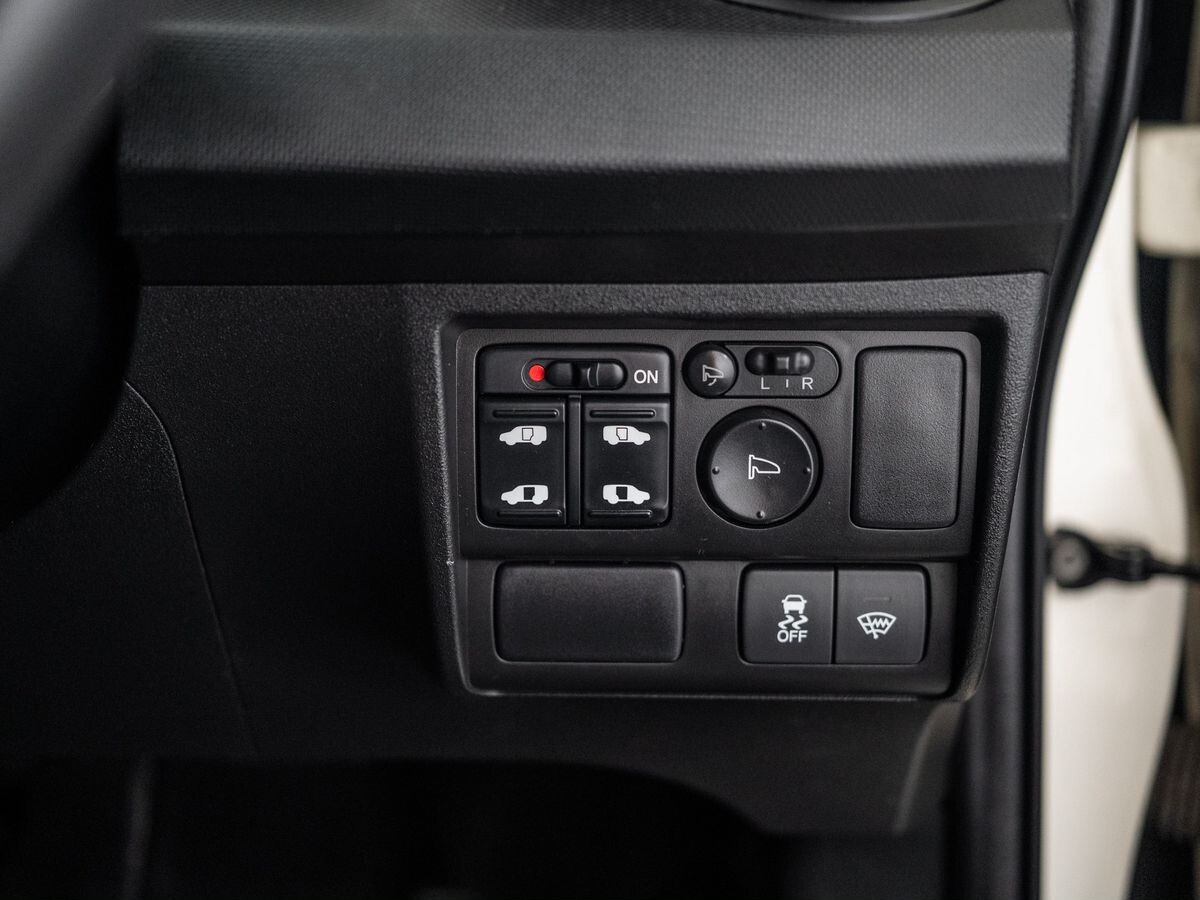 Honda Freed Spike 2012 - фото автомобиля