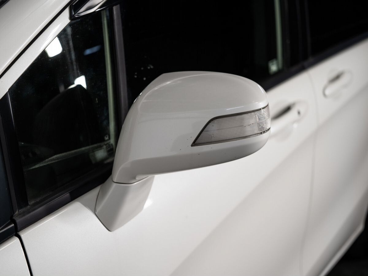 Honda Freed Spike 2012 - фото автомобиля