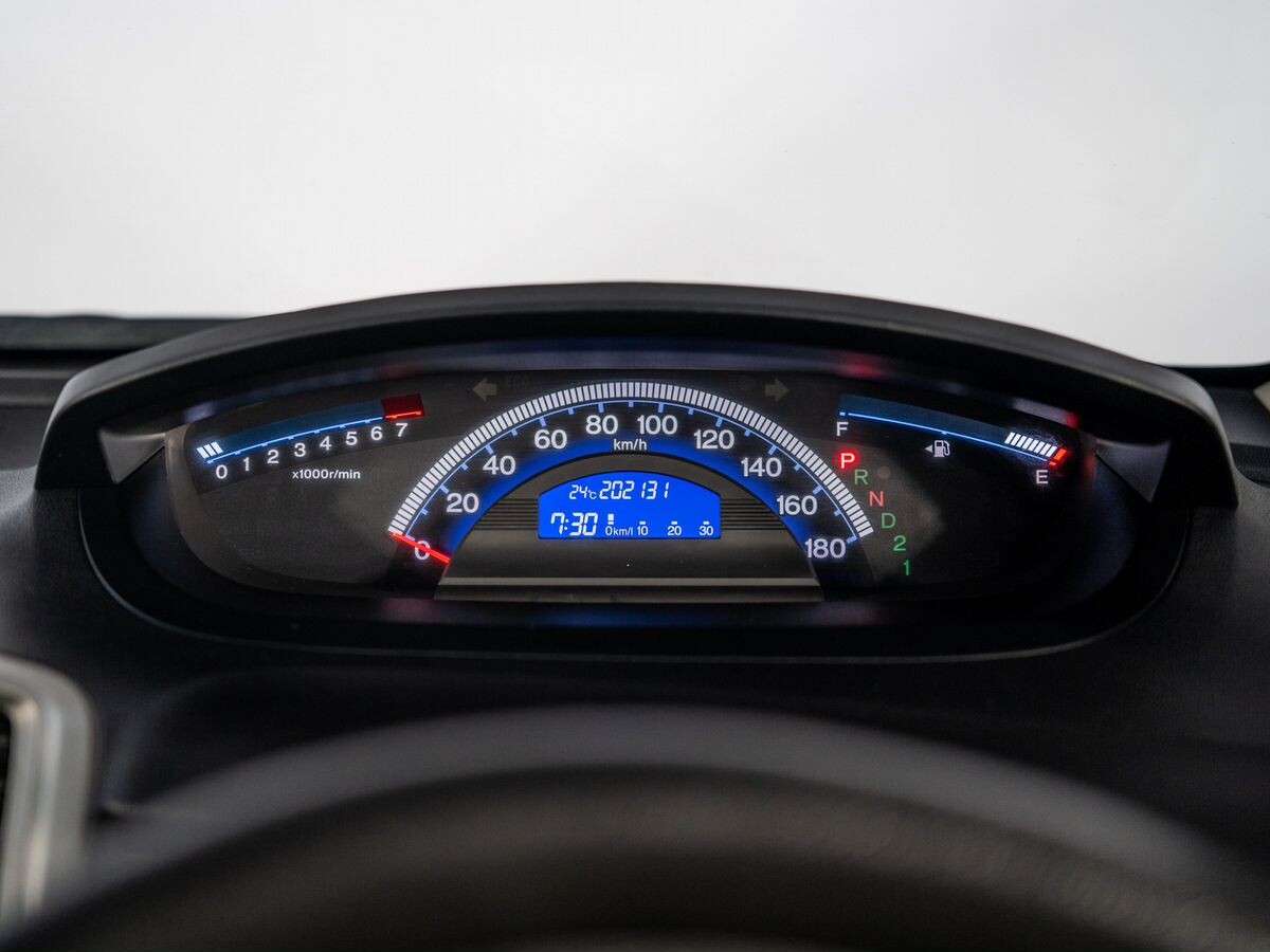 Honda Freed 2012 - фото автомобиля