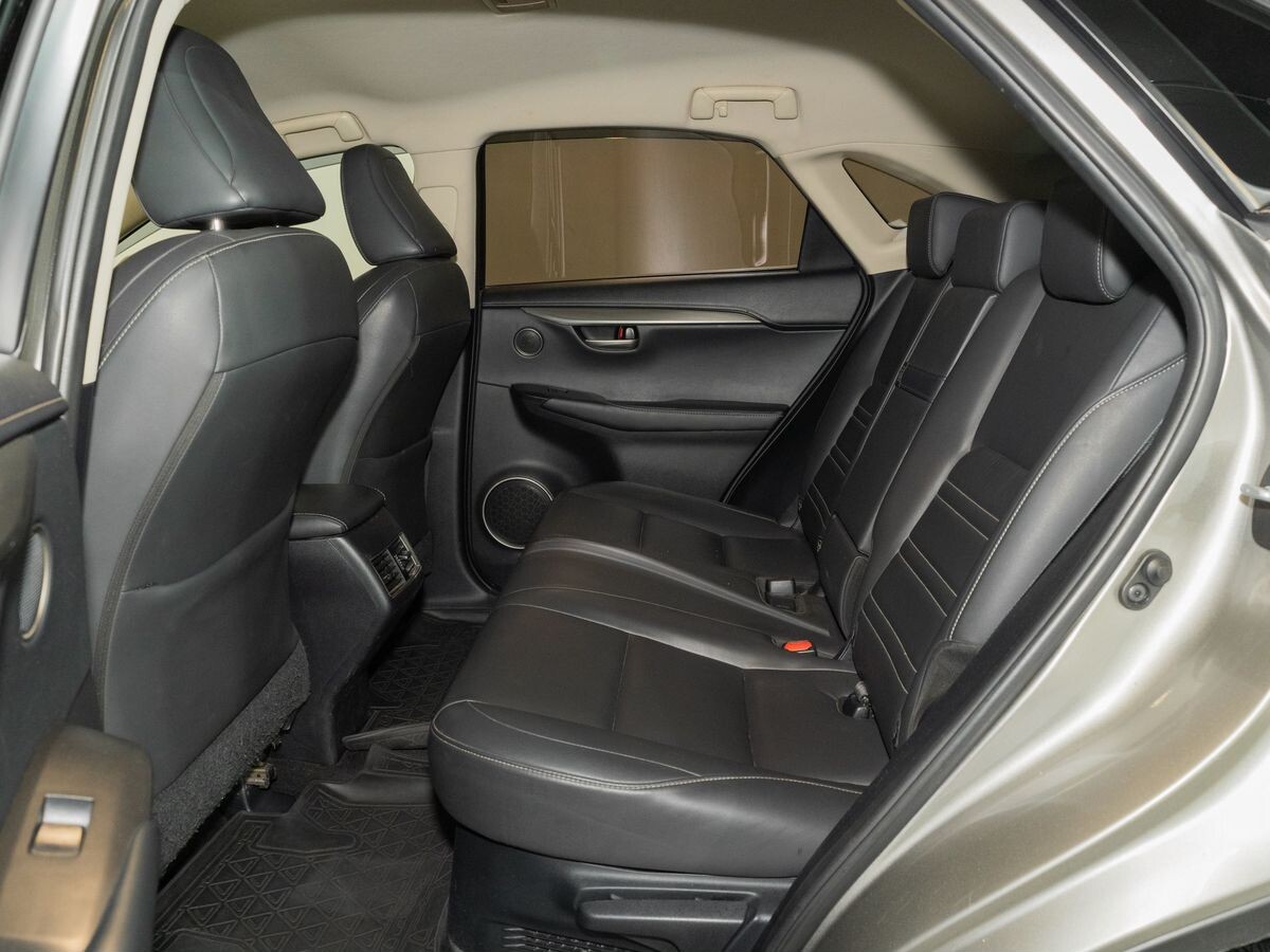 Lexus NX200 2015 - фото автомобиля