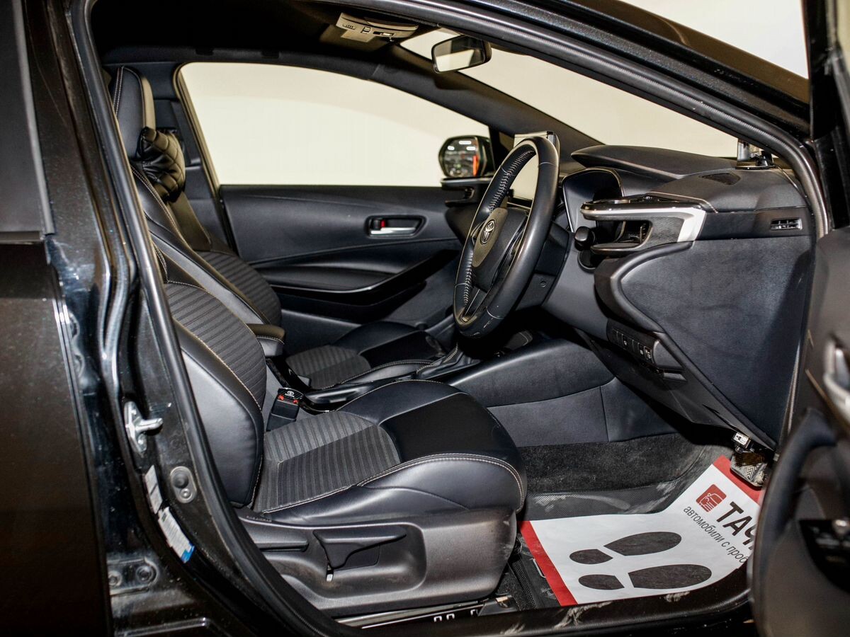 Toyota Corolla 2021 - фото автомобиля