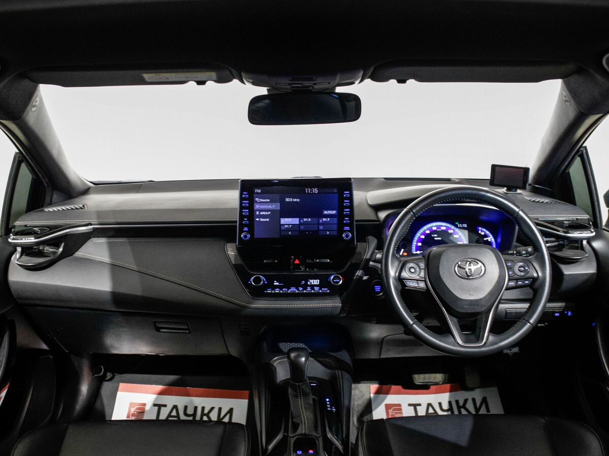 Toyota Corolla 2021 - фото автомобиля
