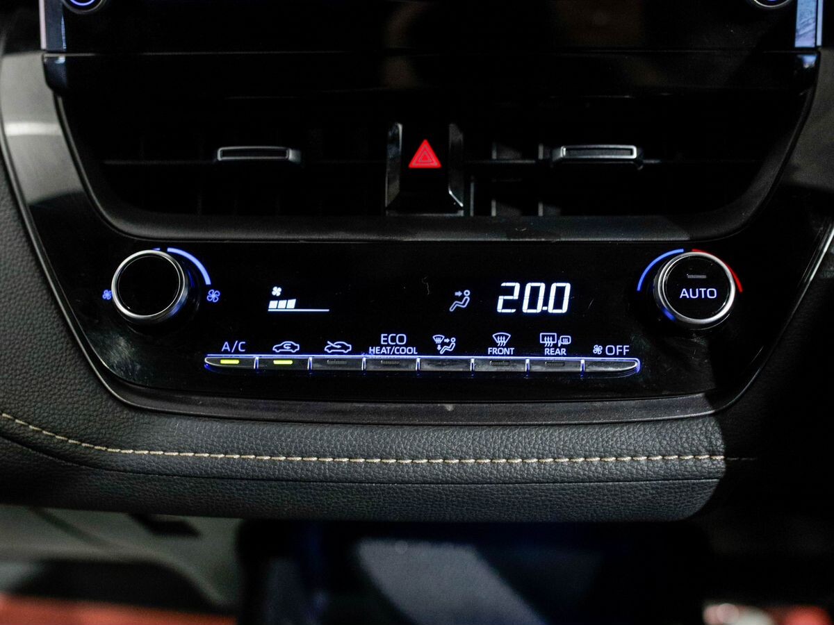 Toyota Corolla 2021 - фото автомобиля