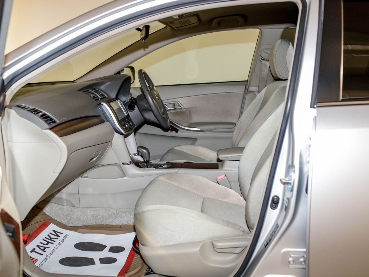 Toyota Premio 2010 - фото автомобиля