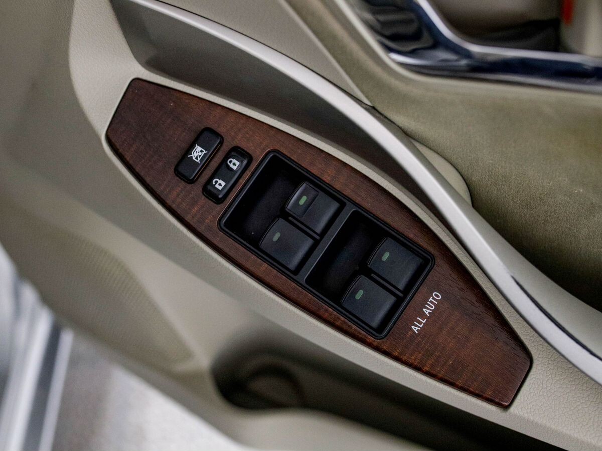 Toyota Premio 2010 - фото автомобиля
