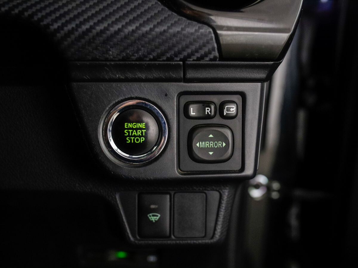 Toyota Corolla Fielder 2014 - фото автомобиля