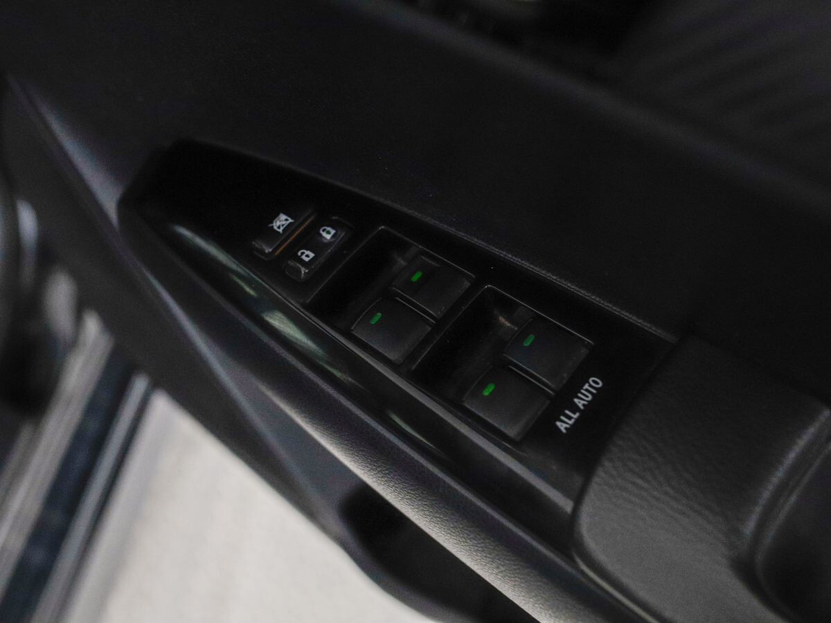 Toyota Corolla Fielder 2014 - фото автомобиля
