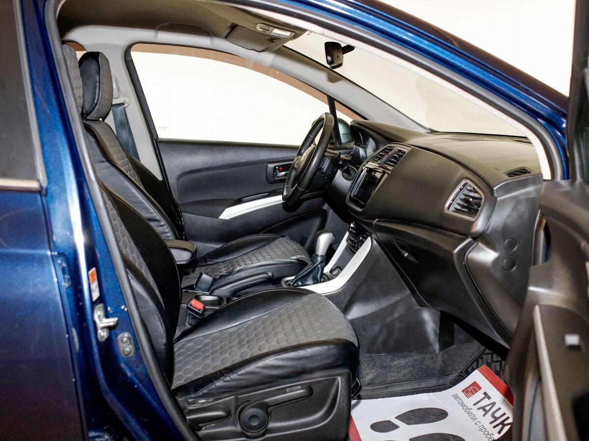 Suzuki SX4 2017 - фото автомобиля