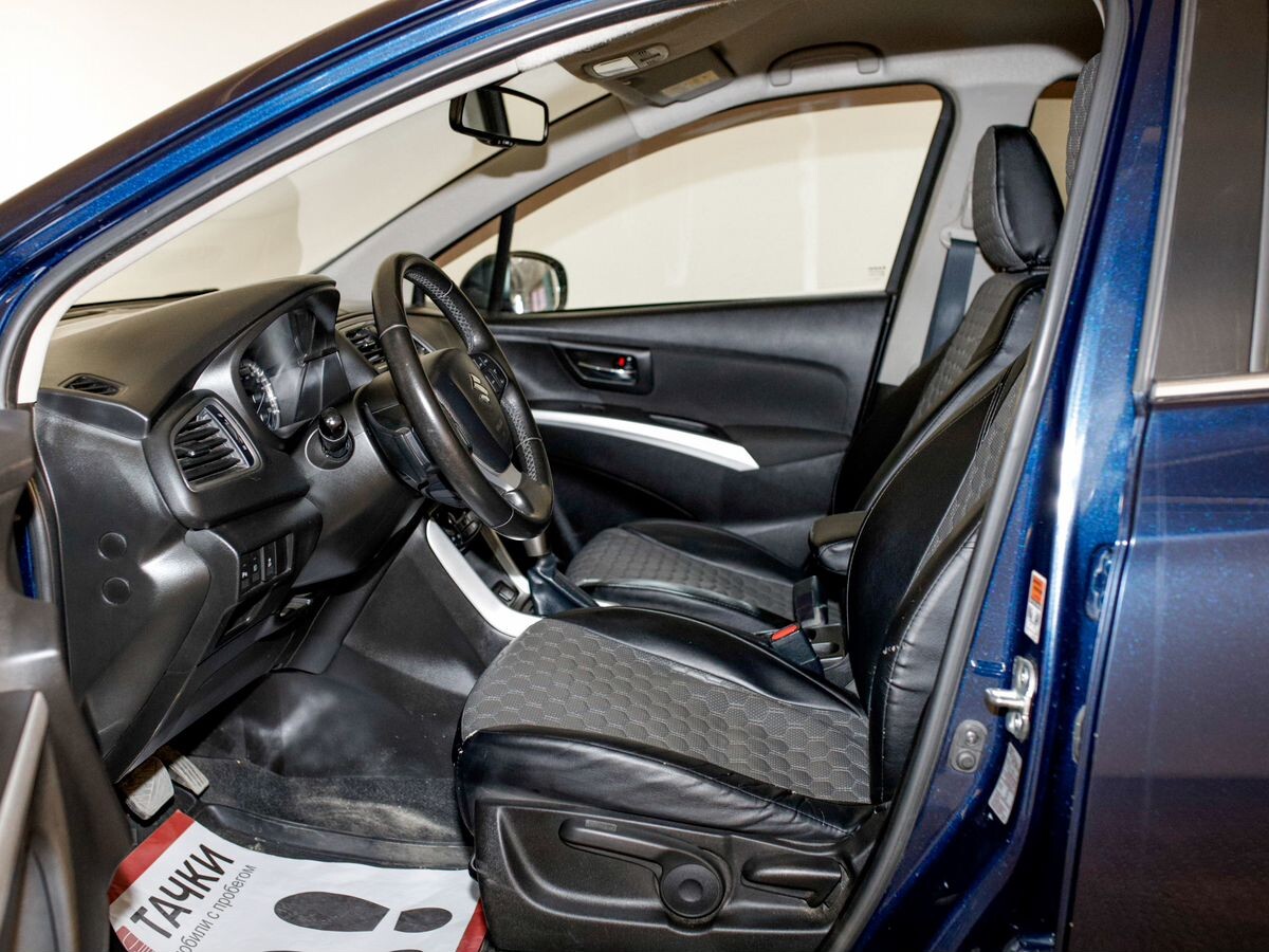 Suzuki SX4 2017 - фото автомобиля