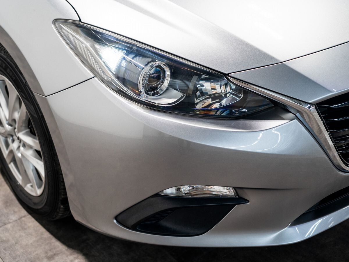 Mazda Axela 2015 - фото автомобиля