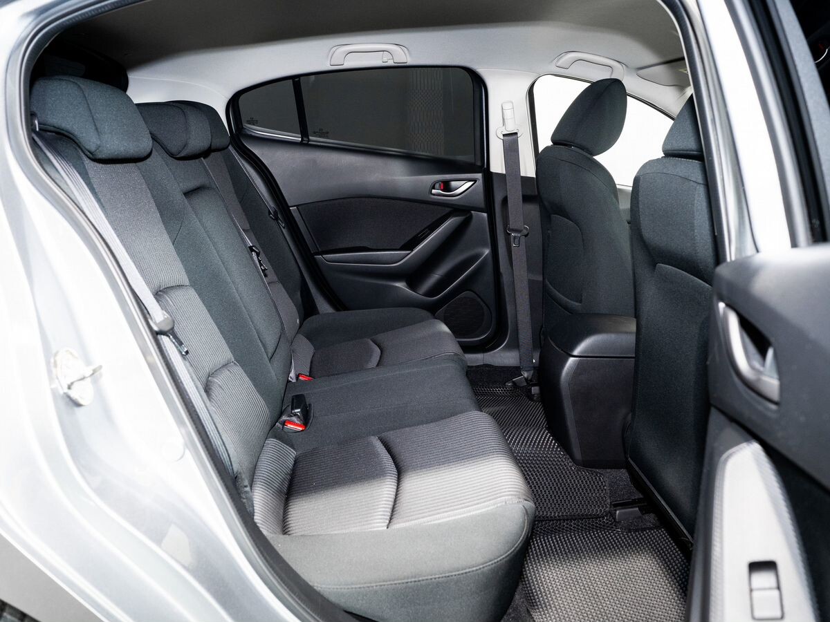 Mazda Axela 2015 - фото автомобиля