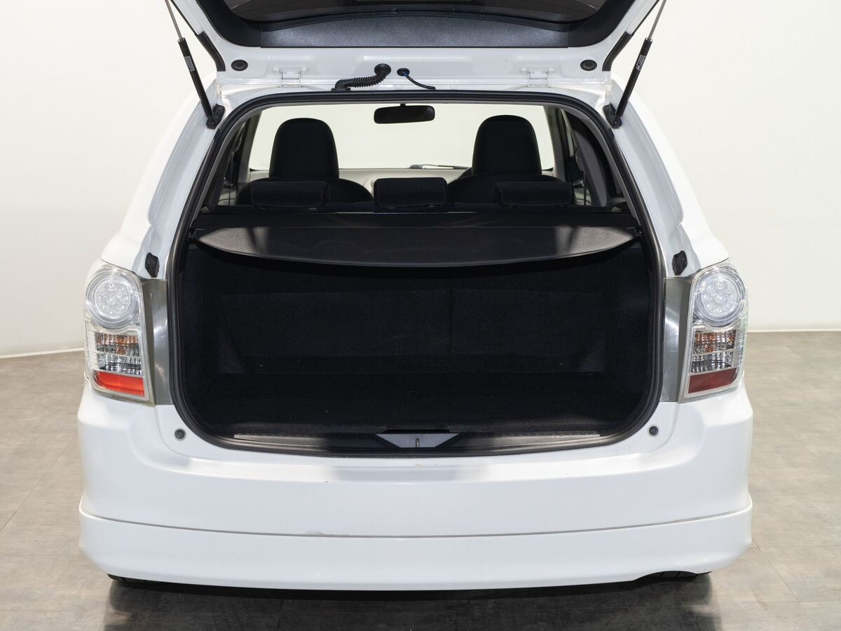 Toyota Corolla Fielder 2011 - фото автомобиля