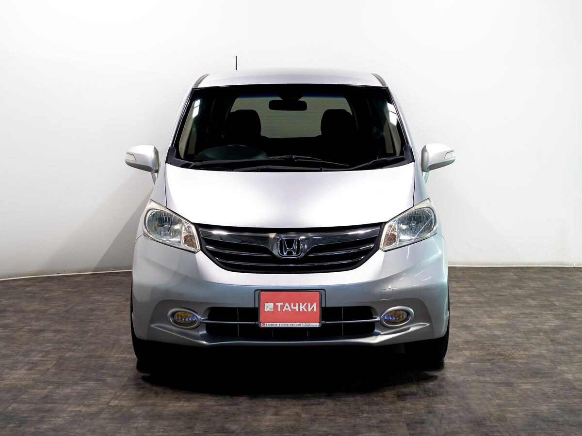 Honda Freed 2012 - фото автомобиля
