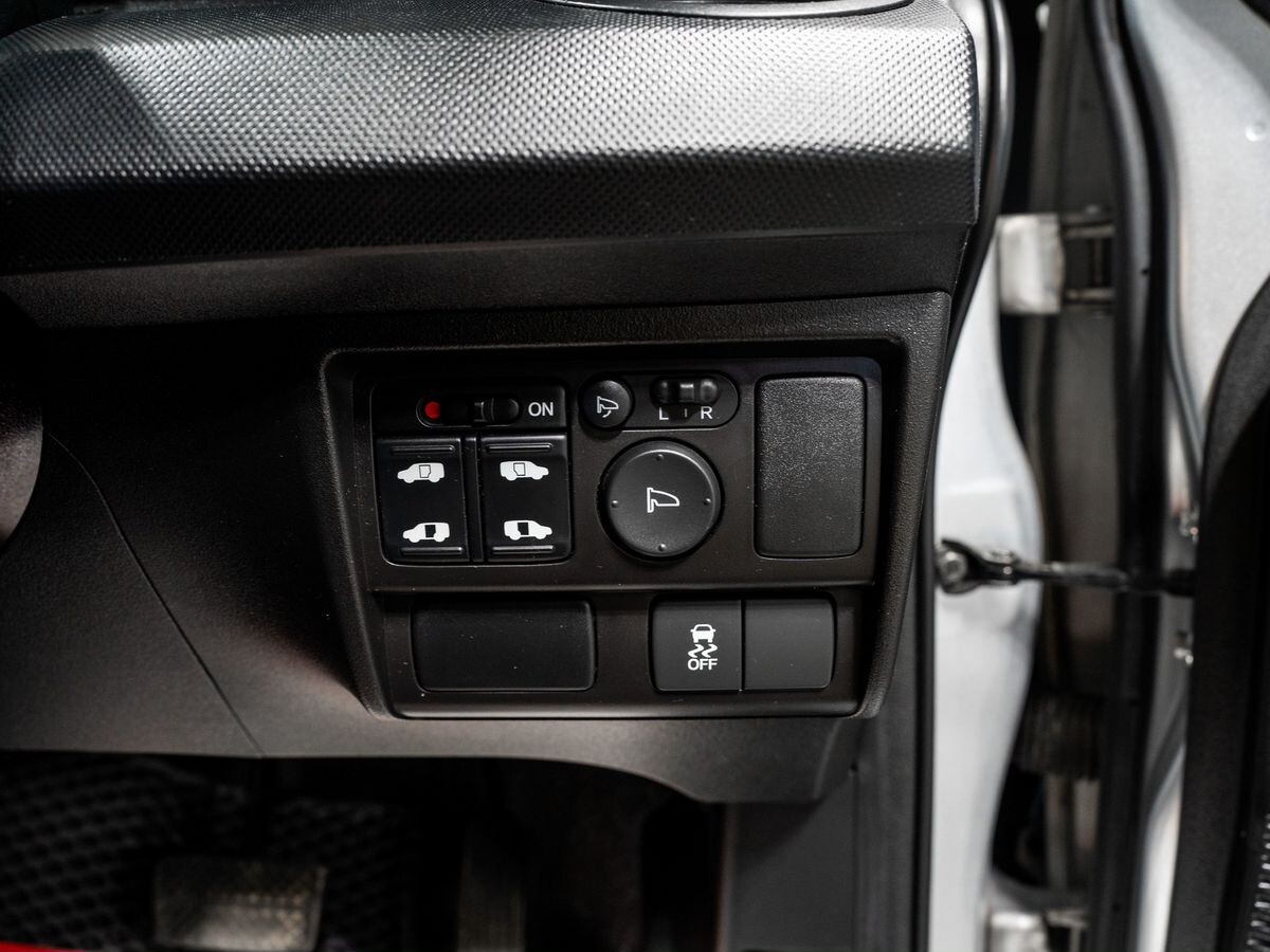 Honda Freed 2012 - фото автомобиля
