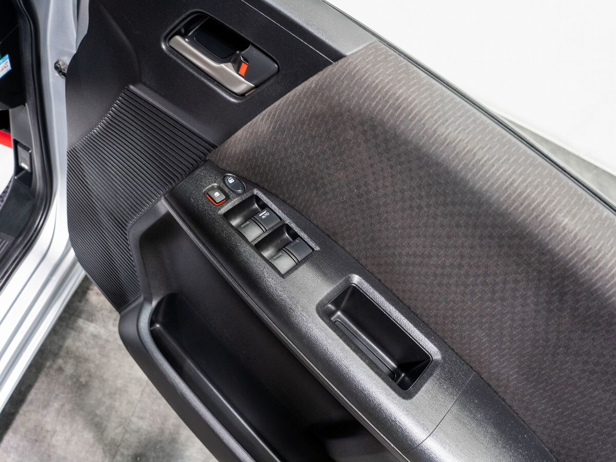 Honda Freed 2012 - фото автомобиля
