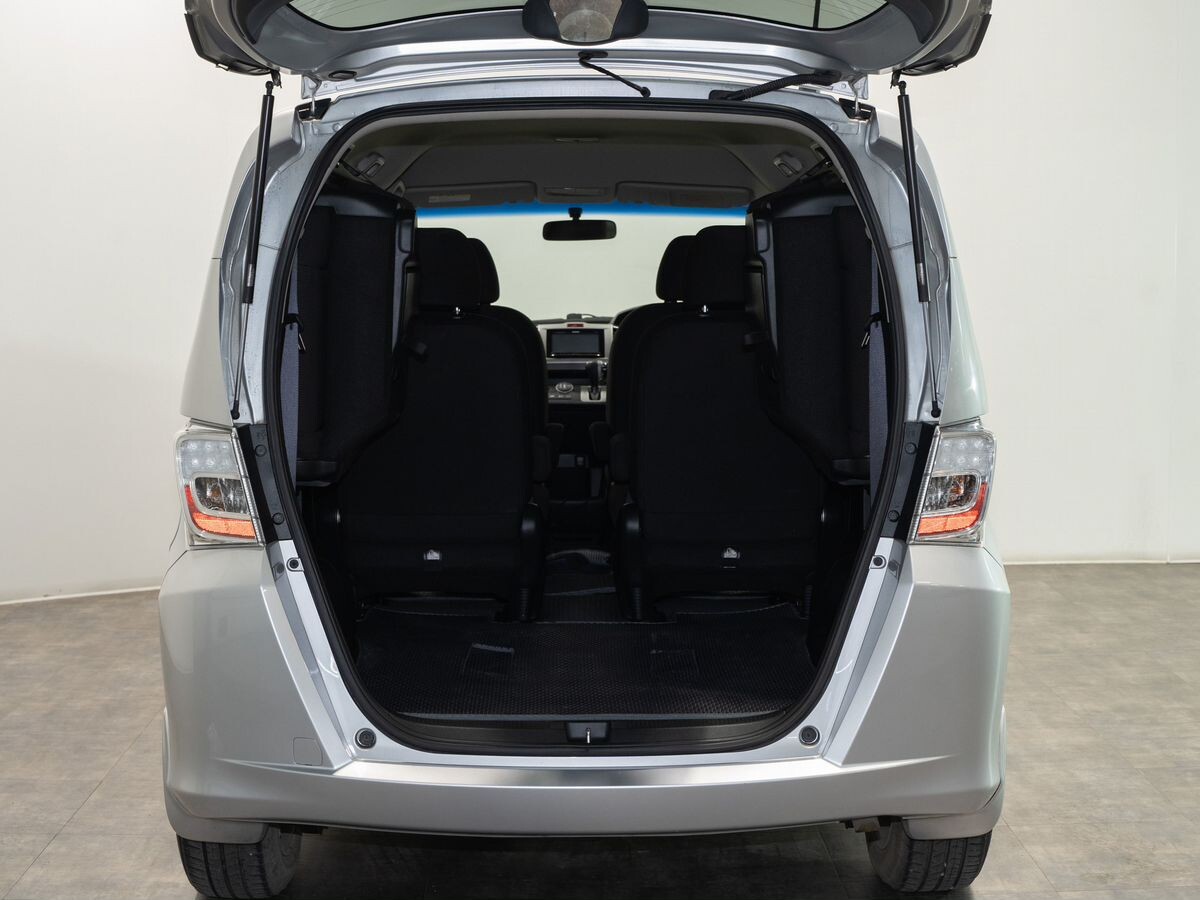 Honda Freed 2012 - фото автомобиля