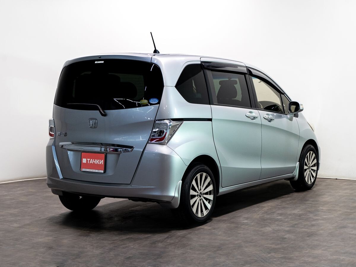 Honda Freed 2012 - фото автомобиля