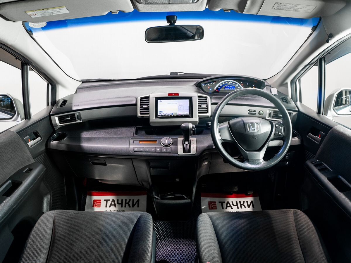 Honda Freed 2012 - фото автомобиля
