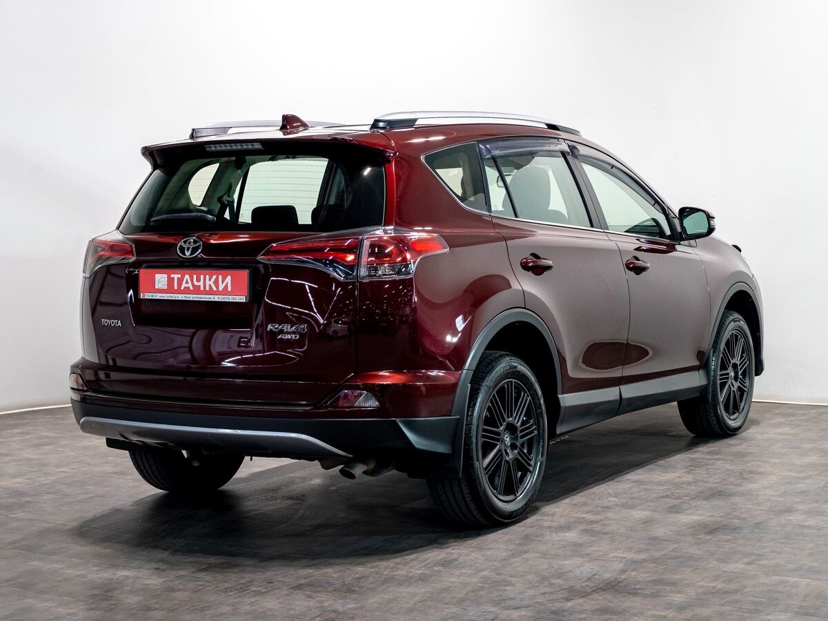 Toyota RAV4 2017 - фото автомобиля