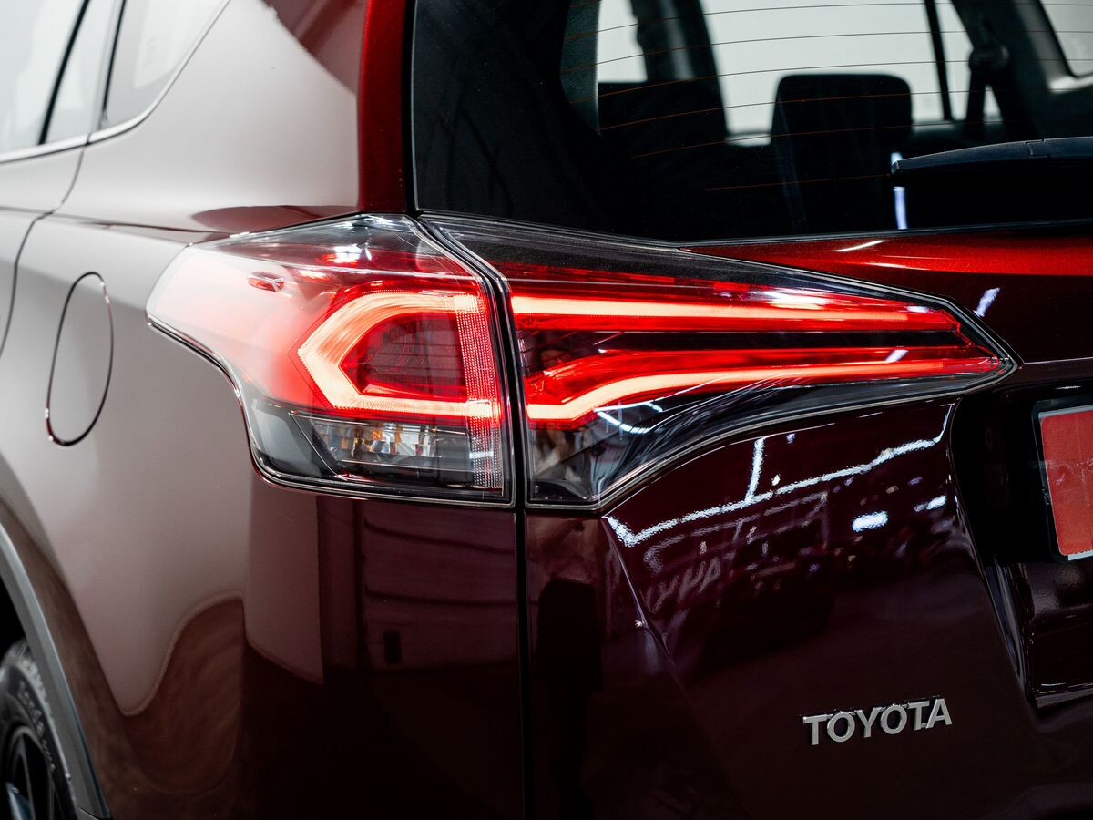 Toyota RAV4 2017 - фото автомобиля
