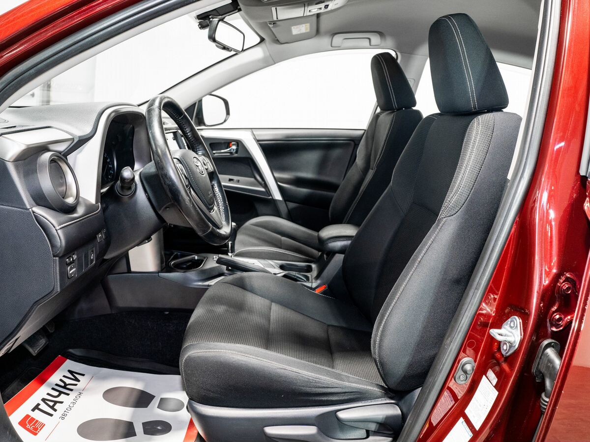 Toyota RAV4 2017 - фото автомобиля