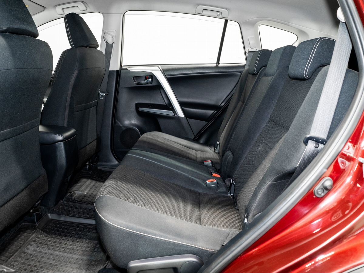 Toyota RAV4 2017 - фото автомобиля