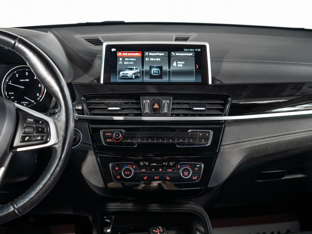 BMW X1 2021 - фото автомобиля