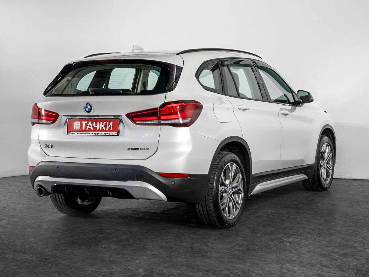 BMW X1 2021 - фото автомобиля