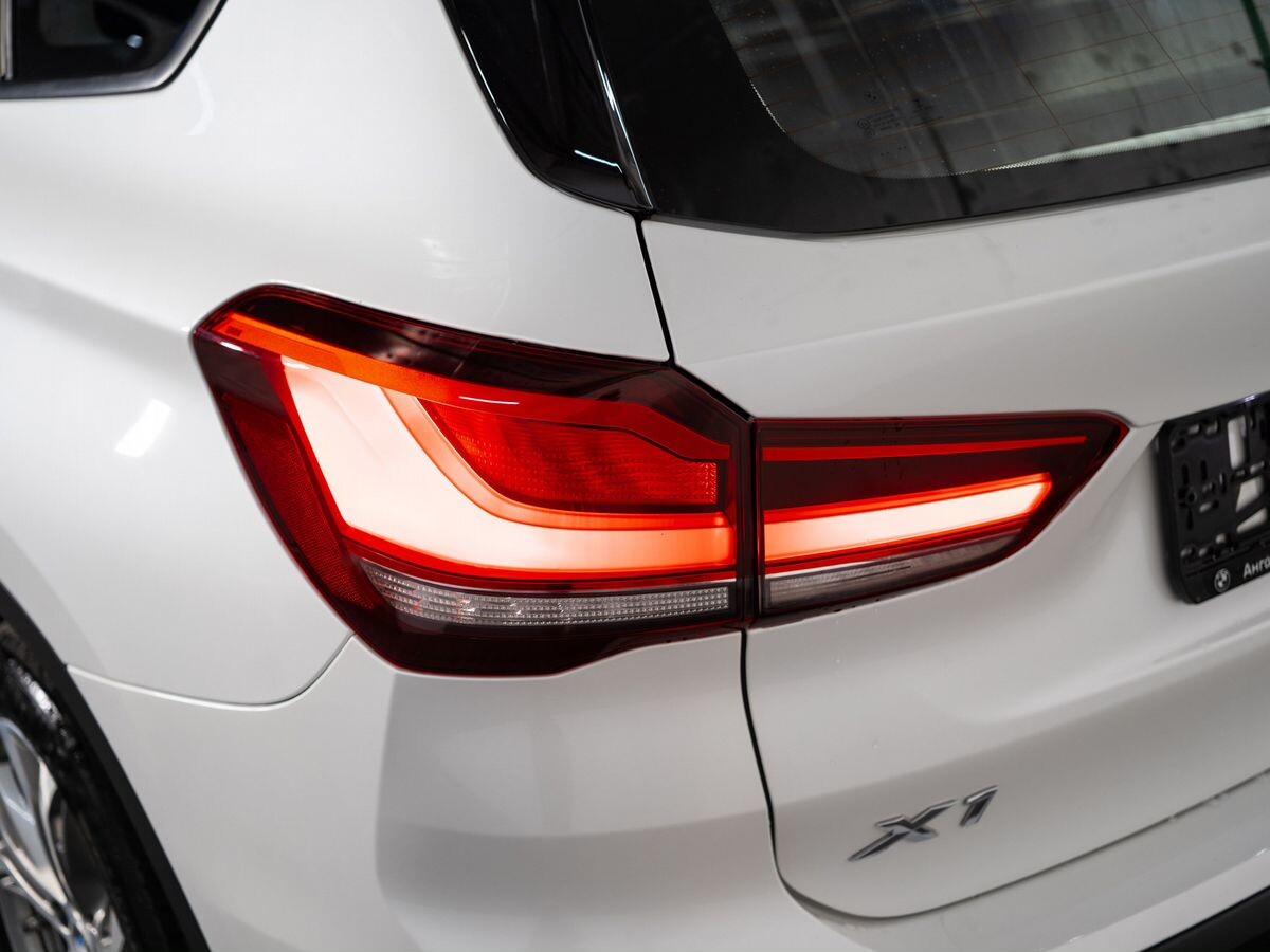 BMW X1 2021 - фото автомобиля