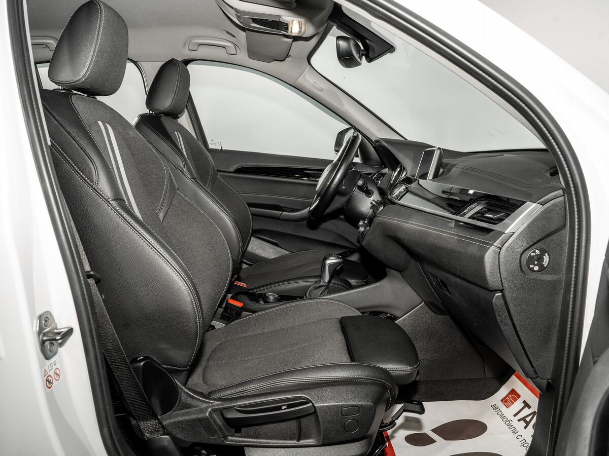 BMW X1 2021 - фото автомобиля