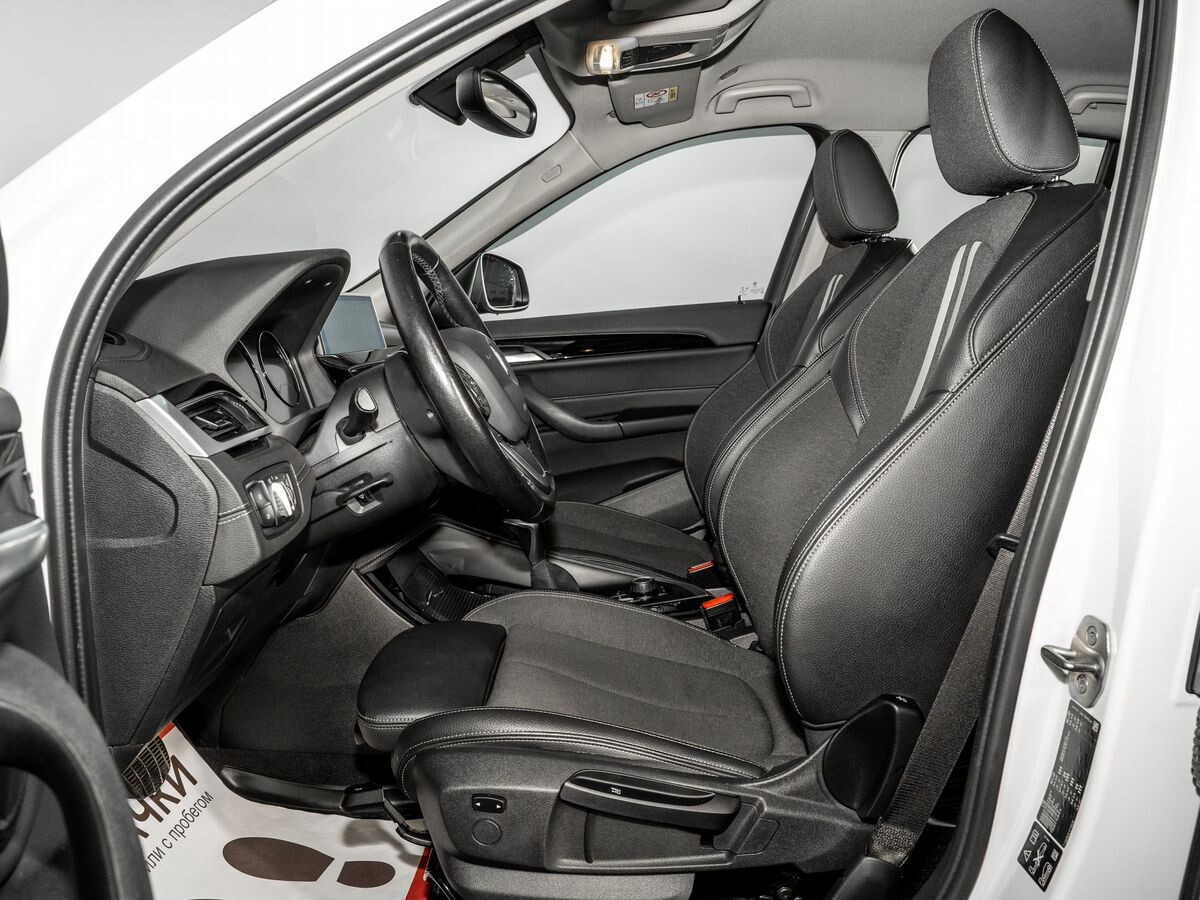 BMW X1 2021 - фото автомобиля