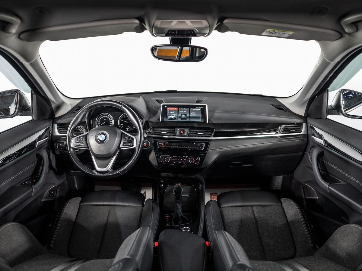 BMW X1 2021 - фото автомобиля