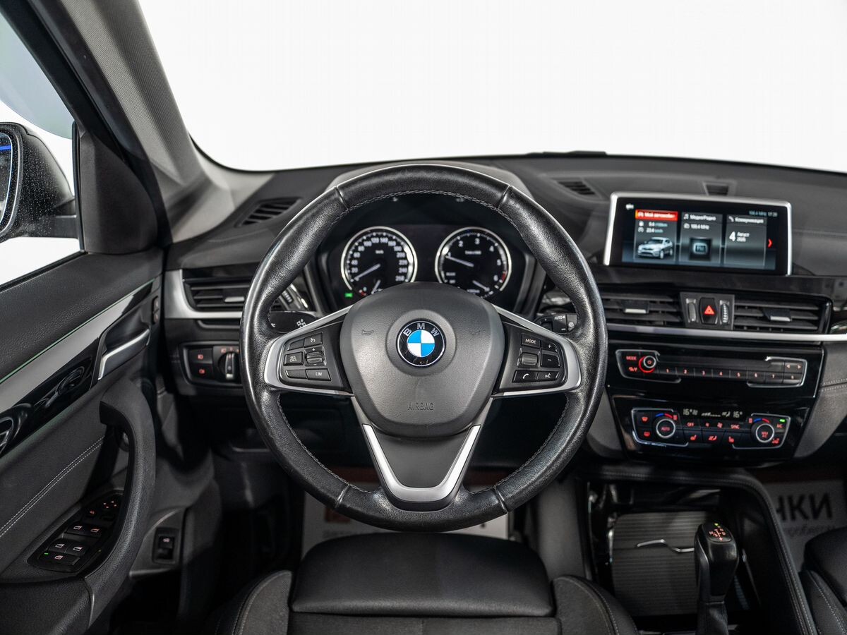 BMW X1 2021 - фото автомобиля
