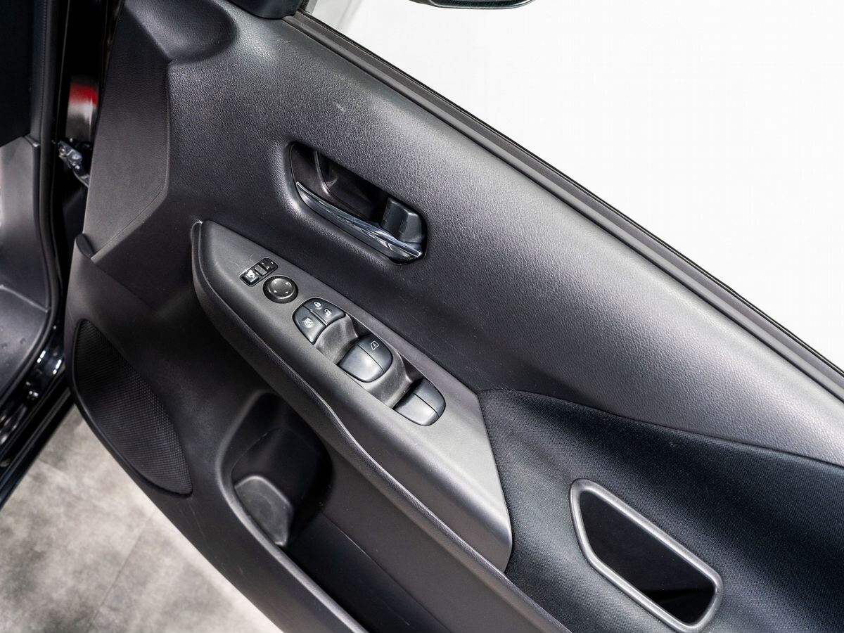 Nissan Serena 2017 - фото автомобиля